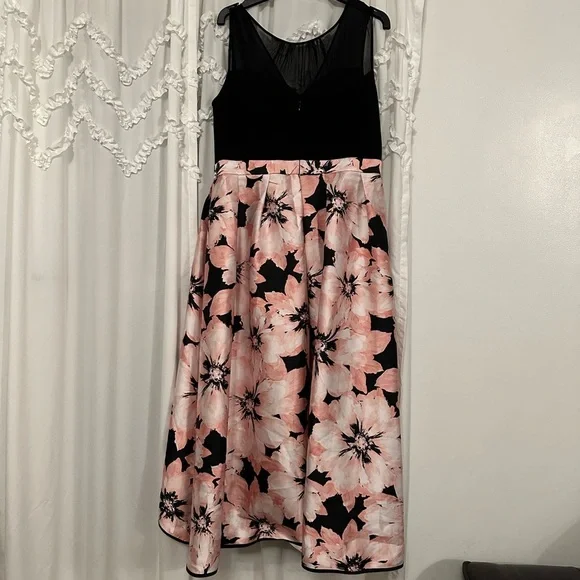 R&M Richard’s high and low dress - Picture 3 of 6